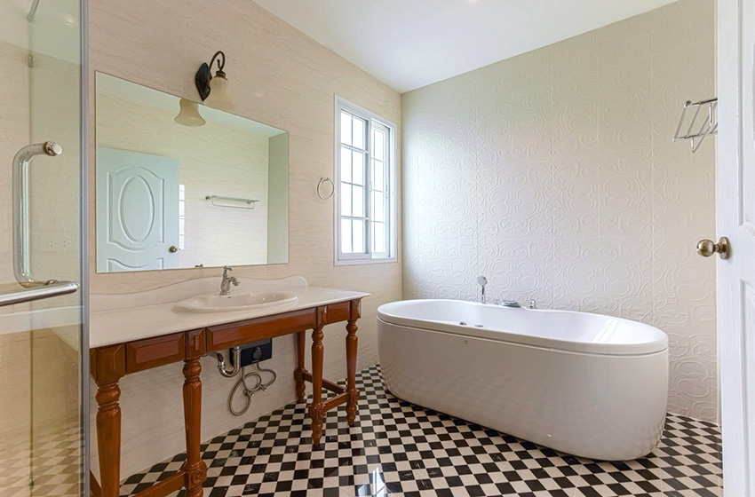 House with Shared Pool in Bangnatrad 